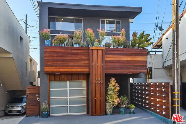 472 Rosecrans Avenue, Manhattan Beach, CA 90266