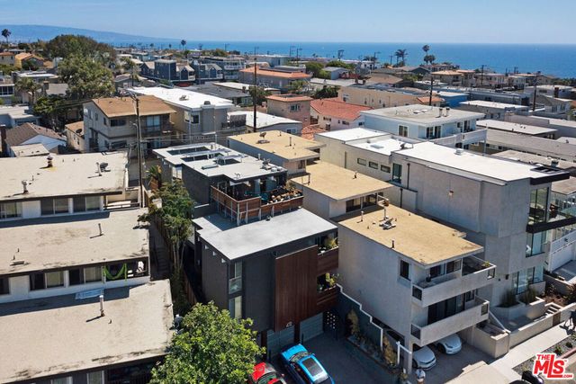 472 Rosecrans Avenue, Manhattan Beach, CA 90266
