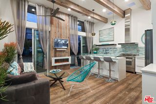 472 Rosecrans Avenue, Manhattan Beach, CA 90266