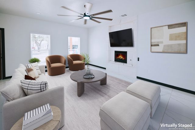 140 county road 6871, Natalia, TX 78059