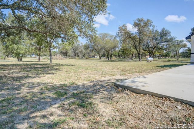 140 county road 6871, Natalia, TX 78059