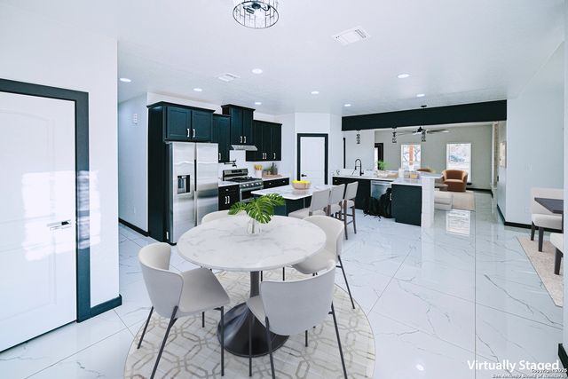 140 county road 6871, Natalia, TX 78059