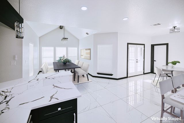 140 county road 6871, Natalia, TX 78059