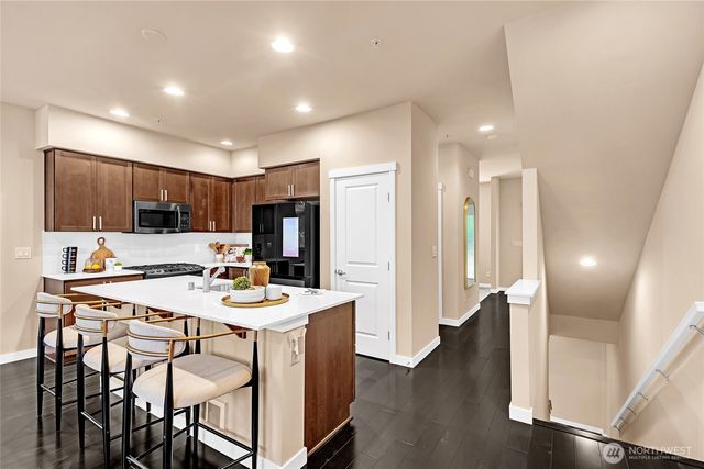 2129 NW Talus Dr, Issaquah, WA 98027