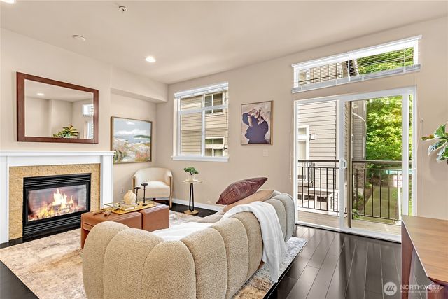 2129 NW Talus Dr, Issaquah, WA 98027
