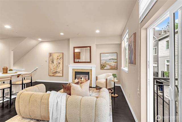 2129 NW Talus Dr, Issaquah, WA 98027