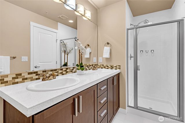 2129 NW Talus Dr, Issaquah, WA 98027