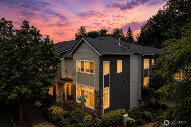 2129 NW Talus Dr, Issaquah, WA 98027