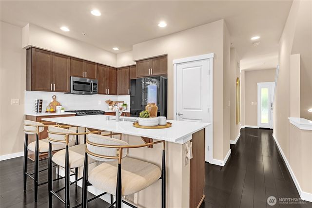 2129 NW Talus Dr, Issaquah, WA 98027