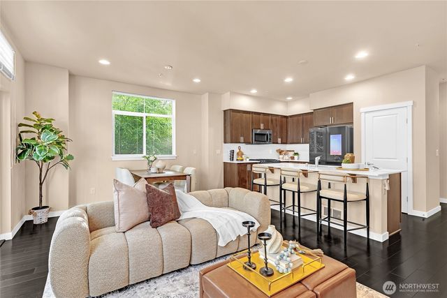 2129 NW Talus Dr, Issaquah, WA 98027