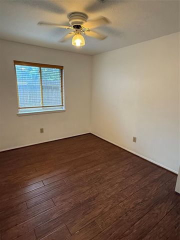 10941 Rosewood Court, La Porte, TX 77571