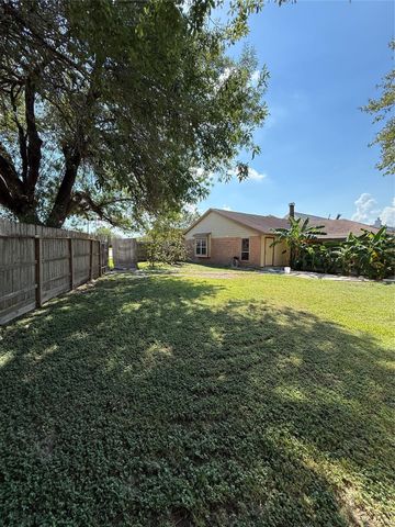 10941 Rosewood Court, La Porte, TX 77571