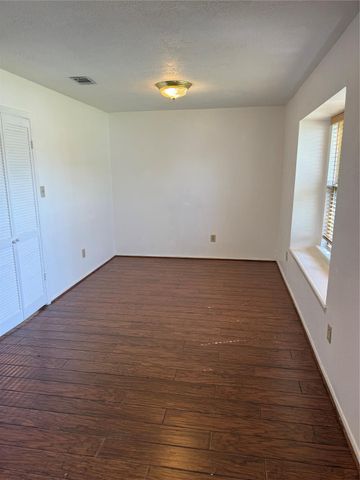 10941 Rosewood Court, La Porte, TX 77571