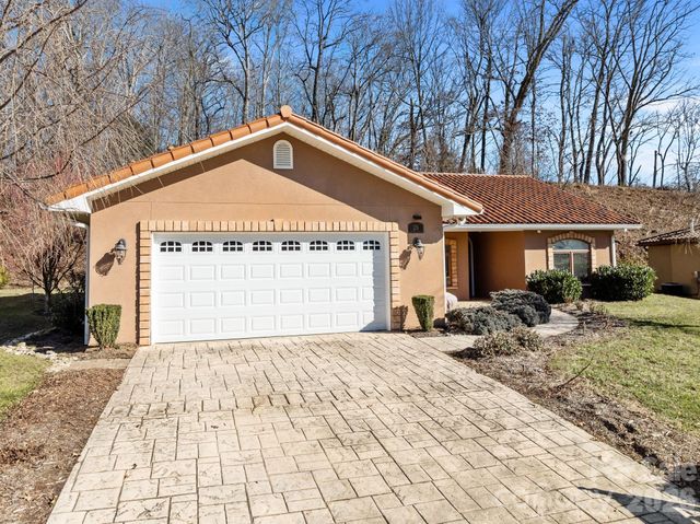 26 Ocaso Drive, Asheville, NC 28806