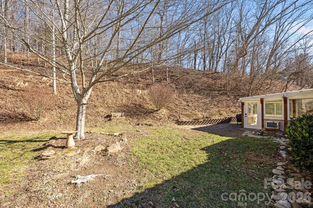 26 Ocaso Drive, Asheville, NC 28806