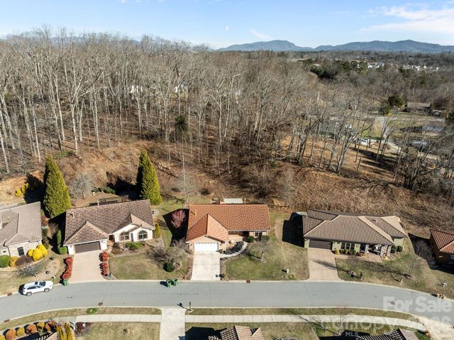 26 Ocaso Drive, Asheville, NC 28806