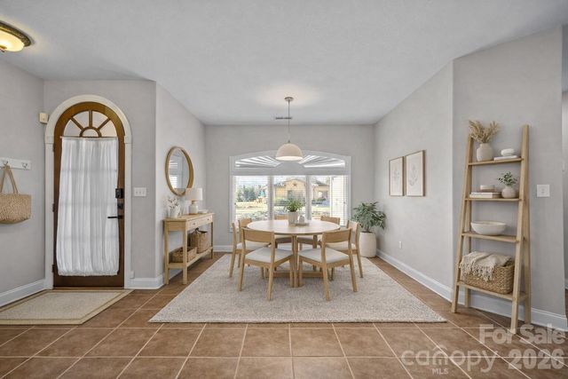 26 Ocaso Drive, Asheville, NC 28806