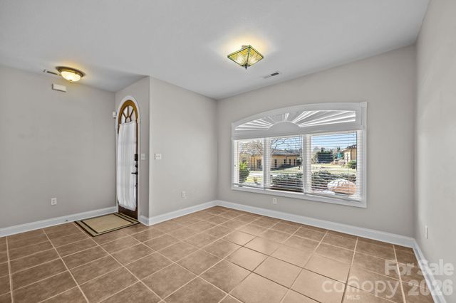 26 Ocaso Drive, Asheville, NC 28806