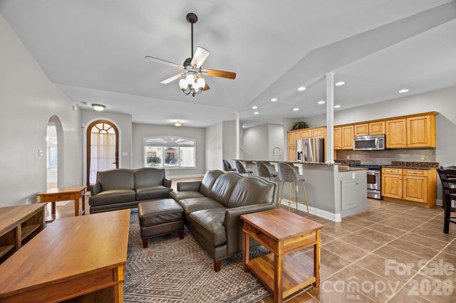 26 Ocaso Drive, Asheville, NC 28806