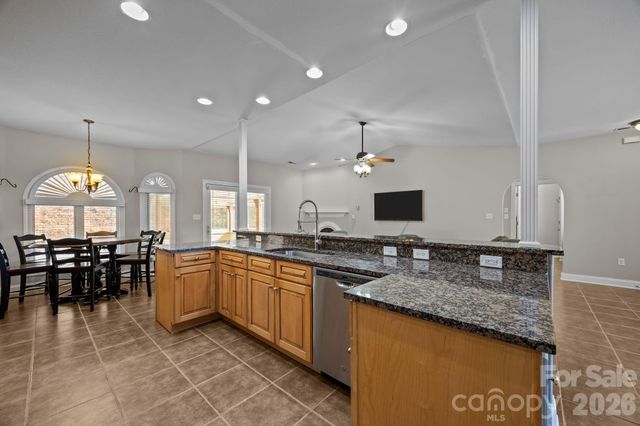 26 Ocaso Drive, Asheville, NC 28806