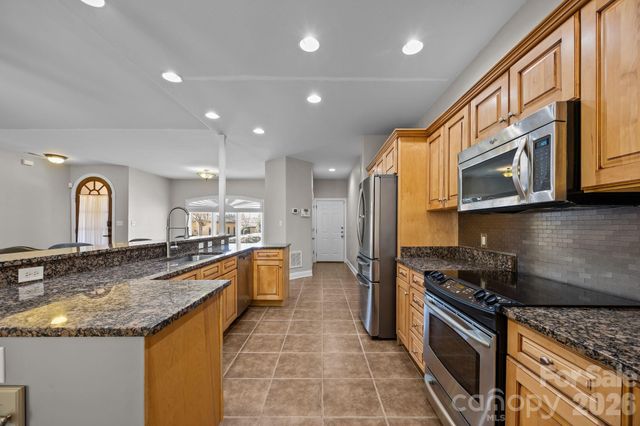 26 Ocaso Drive, Asheville, NC 28806