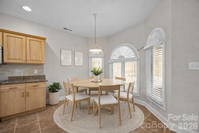 26 Ocaso Drive, Asheville, NC 28806