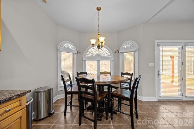 26 Ocaso Drive, Asheville, NC 28806