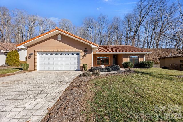 26 Ocaso Drive, Asheville, NC 28806