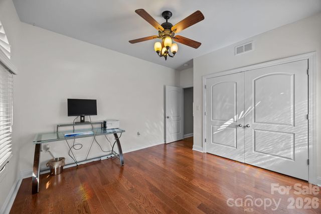 26 Ocaso Drive, Asheville, NC 28806