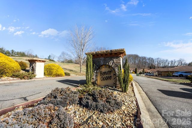 26 Ocaso Drive, Asheville, NC 28806