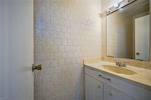 1331 Sierra DR, Virginia Beach, VA 23453