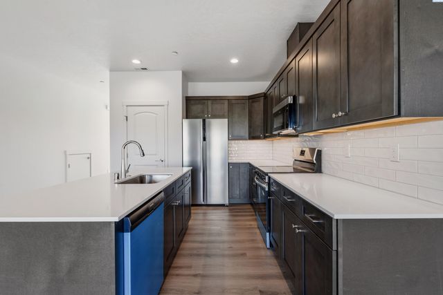 4517 Road 114, Pasco, WA 99301