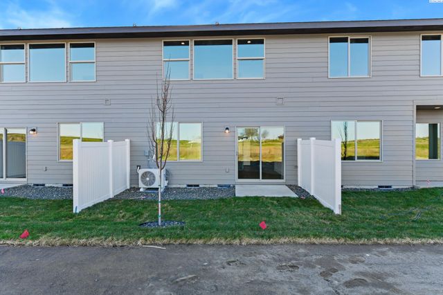 4517 Road 114, Pasco, WA 99301