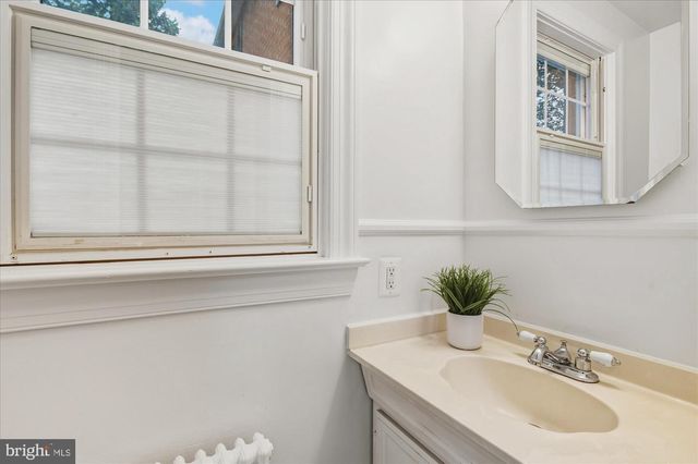 1503 N JEFFERSON ST, Arlington, VA 22205