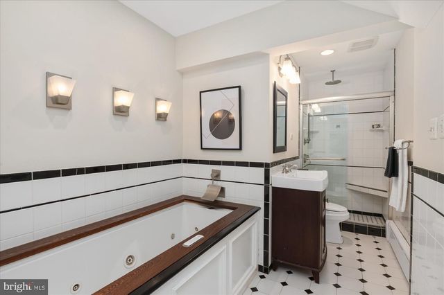 1503 N JEFFERSON ST, Arlington, VA 22205