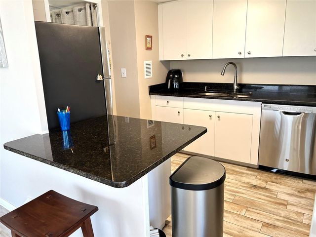 880 MANDALAY AVENUE N414, Clearwater Beach, FL 33767