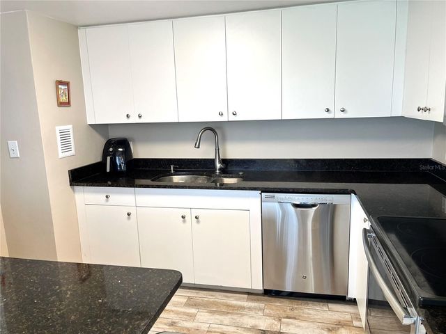 880 MANDALAY AVENUE N414, Clearwater Beach, FL 33767