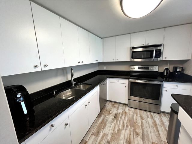 880 MANDALAY AVENUE N414, Clearwater Beach, FL 33767