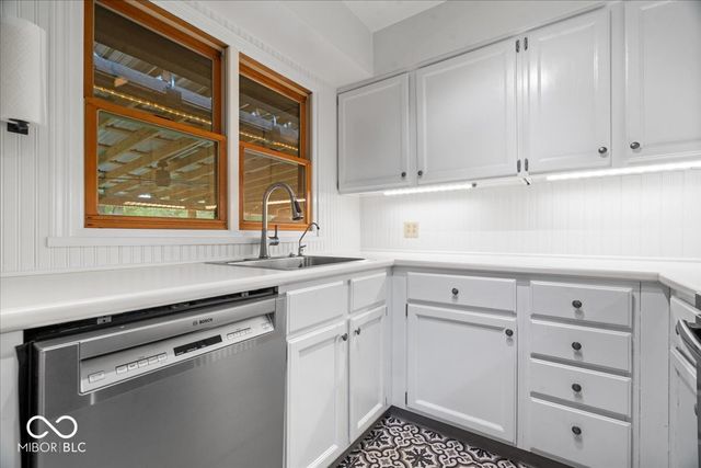 8016 Chiltern Drive, Indianapolis, IN 46268