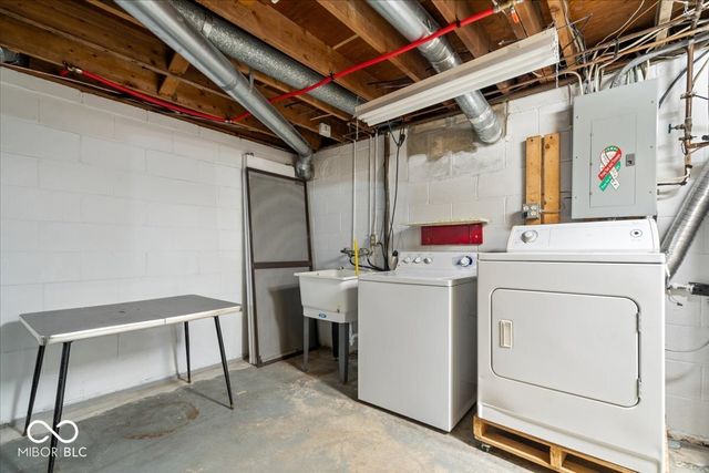 8016 Chiltern Drive, Indianapolis, IN 46268