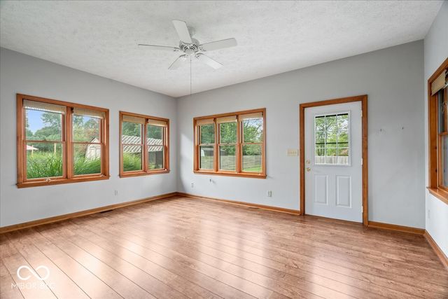 8016 Chiltern Drive, Indianapolis, IN 46268