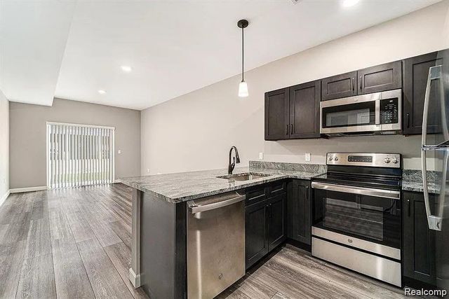 1251 E Woodward Heights Boulevard 17, Hazel Park, MI 48030