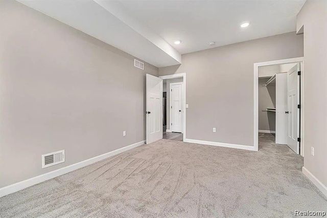 1251 E Woodward Heights Boulevard 17, Hazel Park, MI 48030