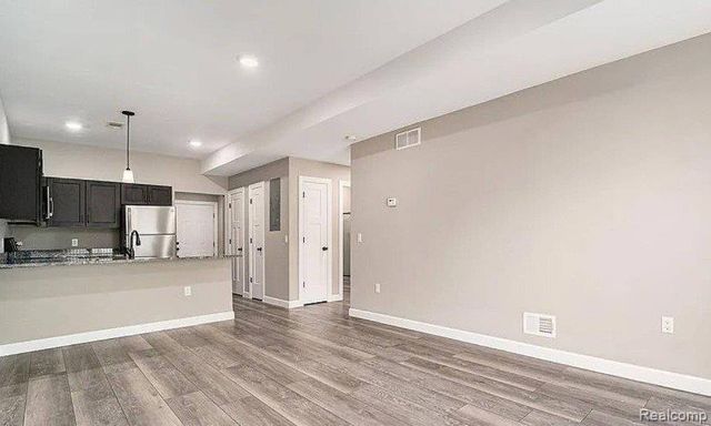 1251 E Woodward Heights Boulevard 17, Hazel Park, MI 48030