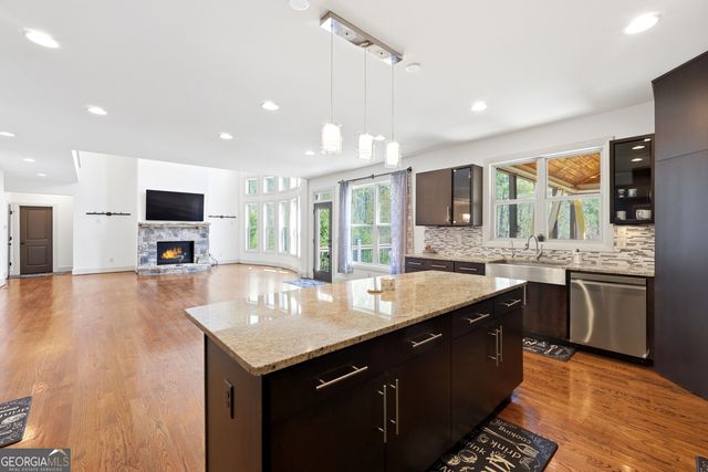 5068 Bentwater Lane SW, Lilburn, GA 30047