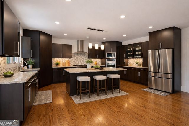 5068 Bentwater Lane SW, Lilburn, GA 30047