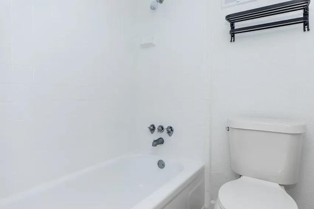 4400 Memorial Drive 17-2114, Houston, TX 77007