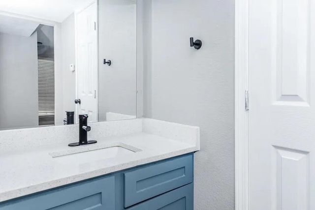4400 Memorial Drive 17-2114, Houston, TX 77007