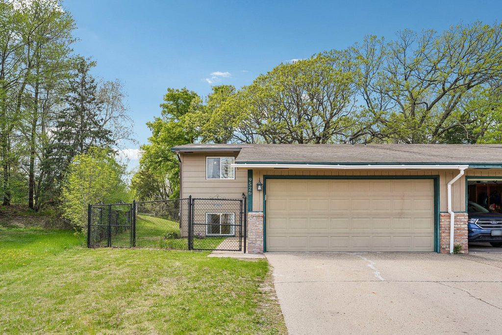 9526 Grey Widgeon Place, Eden Prairie, MN 55347 — photo 2