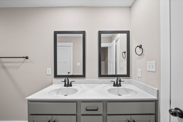 22 Echo Ridge, Oak Grove, KY 42262